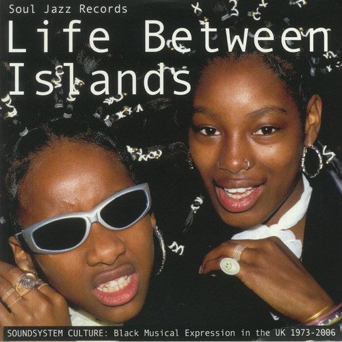 Life between islands - between,